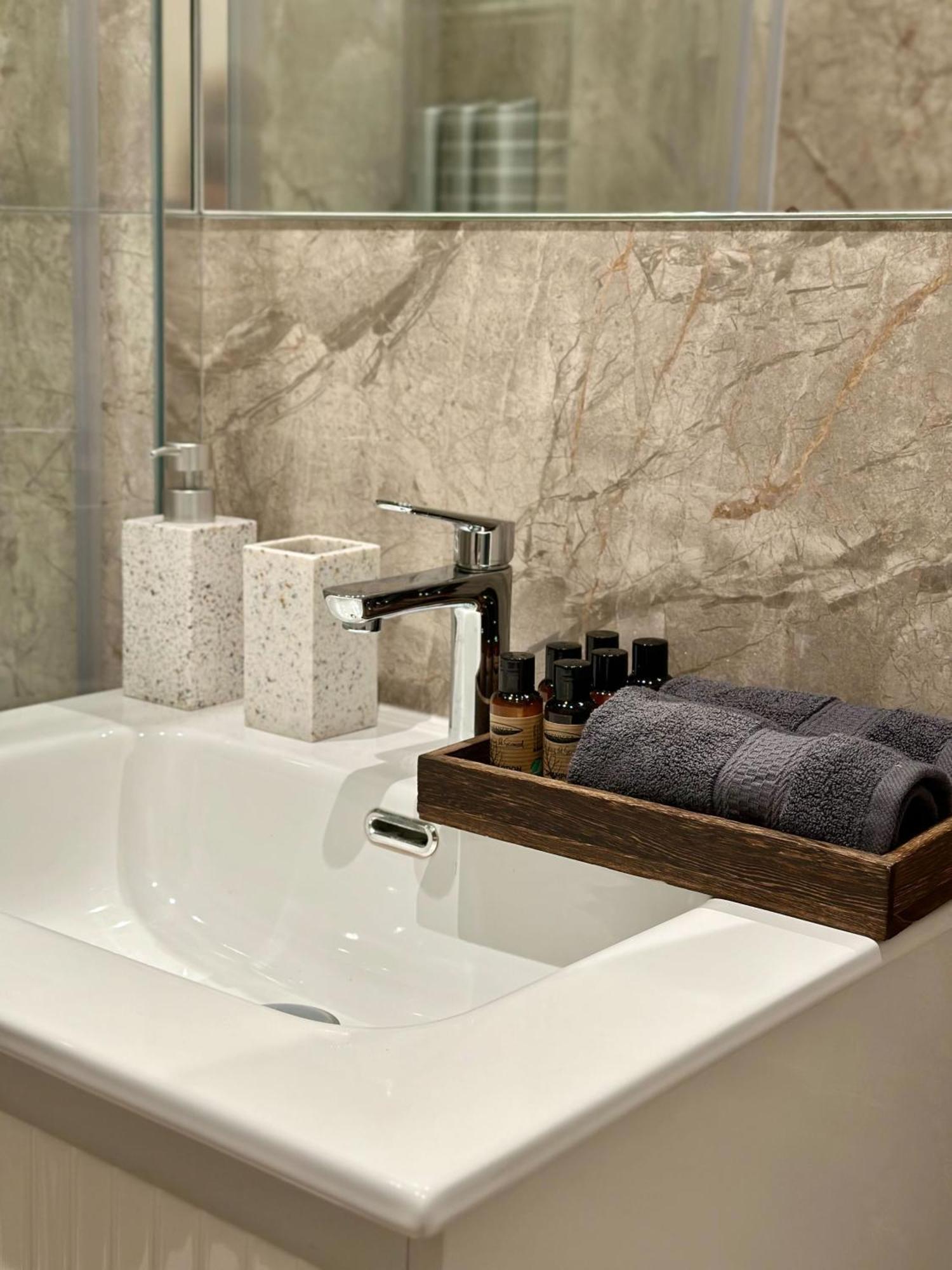 Urban Chic Apartment In The Heart Of Μεσελέν Εξωτερικό φωτογραφία
